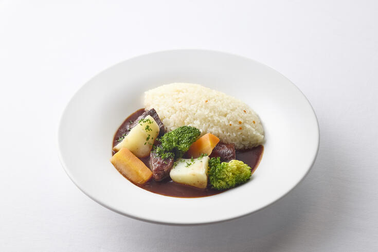 牛肉の赤ワイン煮
バターライス添え